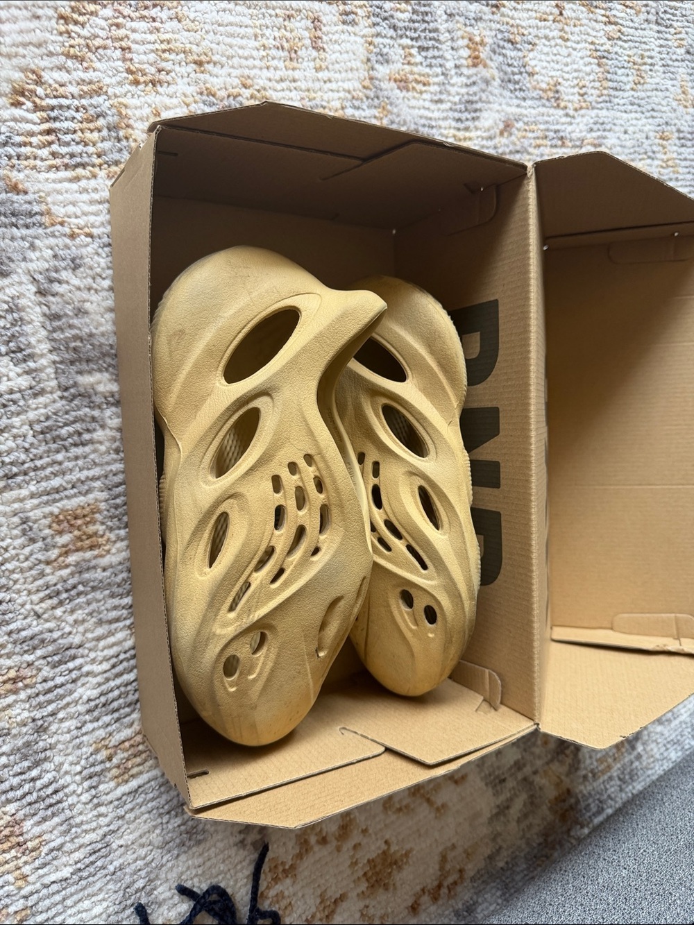 Men’s Foam Runners in Beige